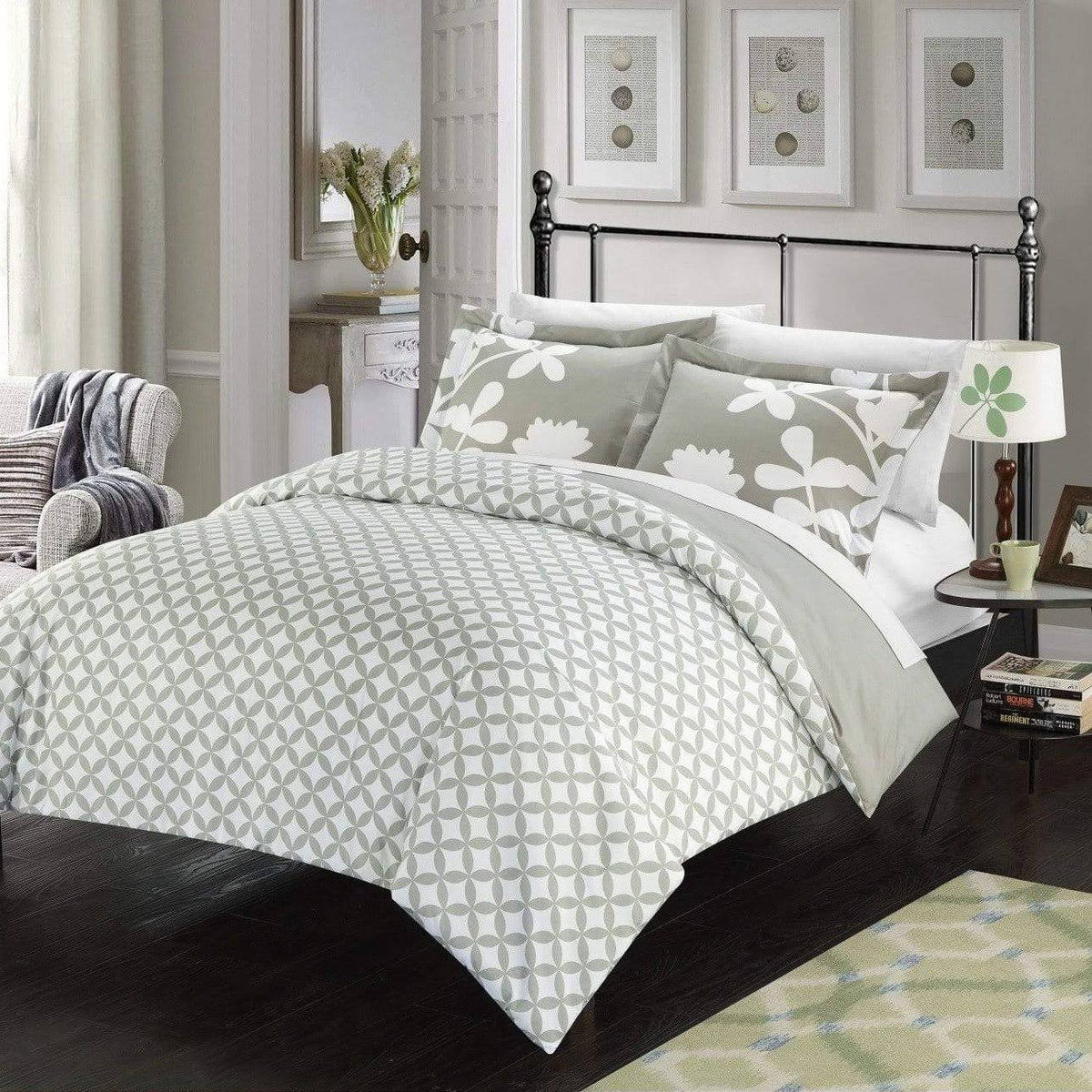 7-Piece Reversible Duvet Cover Set, Black, Queen E71491