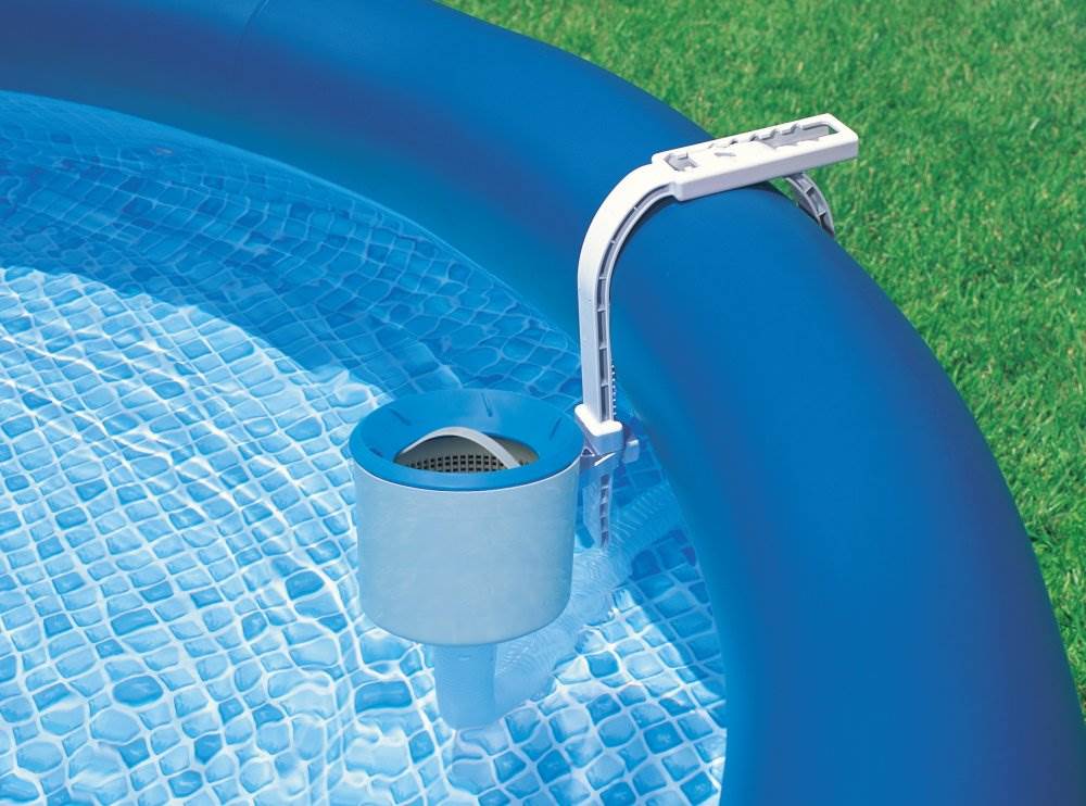 Pool Blaster Battery Powered Leaf Vacuum and Intex Wall Mount Automatic Skimmer Y849732